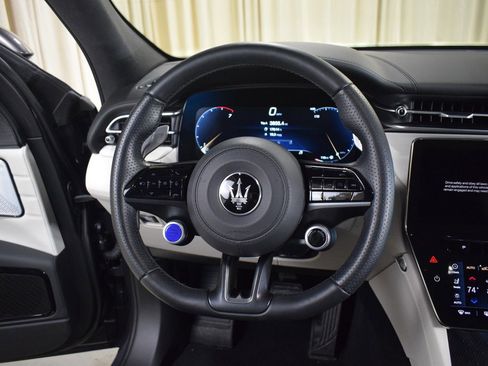 Certified 2024 Maserati Grecale Modena AWD/4WD image 27