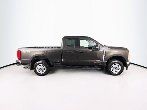 Used 2024 Ford F350 XLT w/ Camper Package image 2
