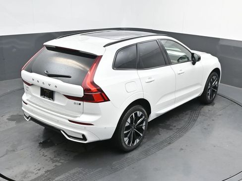New 2026 Volvo XC60 B5 Plus w/ Protection Package Premier AWD/4WD image 24