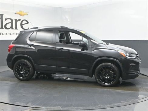 Used 2022 Chevrolet Trax LT w/ Midnight Edition image 48