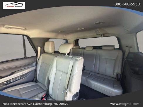 Used 2019 Ford Expedition XLT w/ Equipment Group 202A RWD image 23