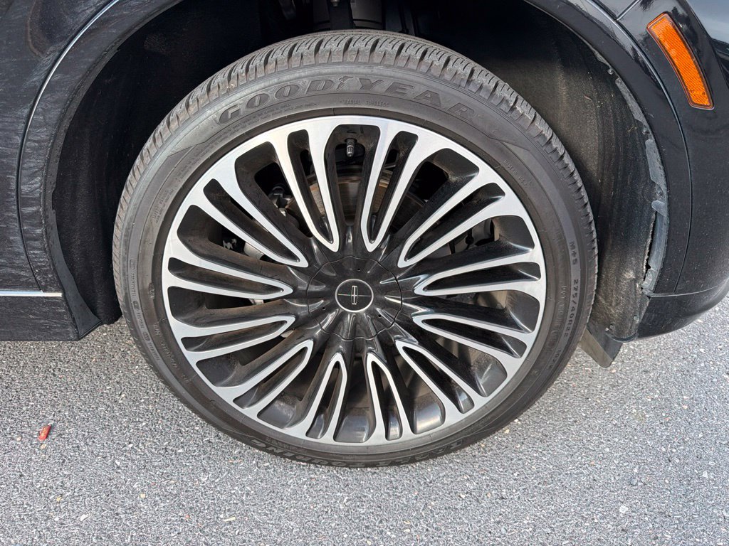 Certified 2025 Lincoln Aviator Black Label AWD/4WD image 10