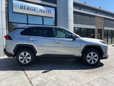 Used 2022 Toyota RAV4 LE AWD/4WD image 6