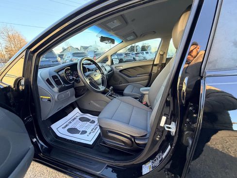 Used 2018 Kia Forte LX image 30