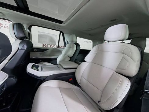 New 2026 Lincoln Navigator Reserve w/ Jet Appearance Package AWD/4WD image 26