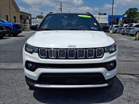 Used 2025 Jeep Compass Limited AWD/4WD image 2