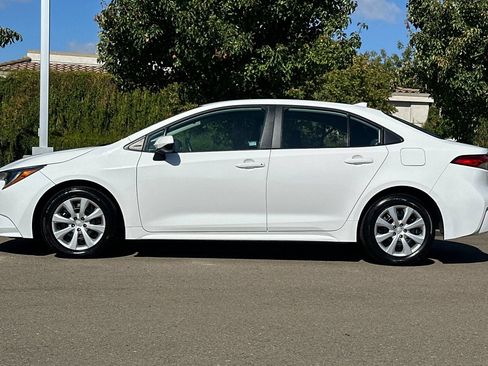 Used 2024 Toyota Corolla LE FWD image 7