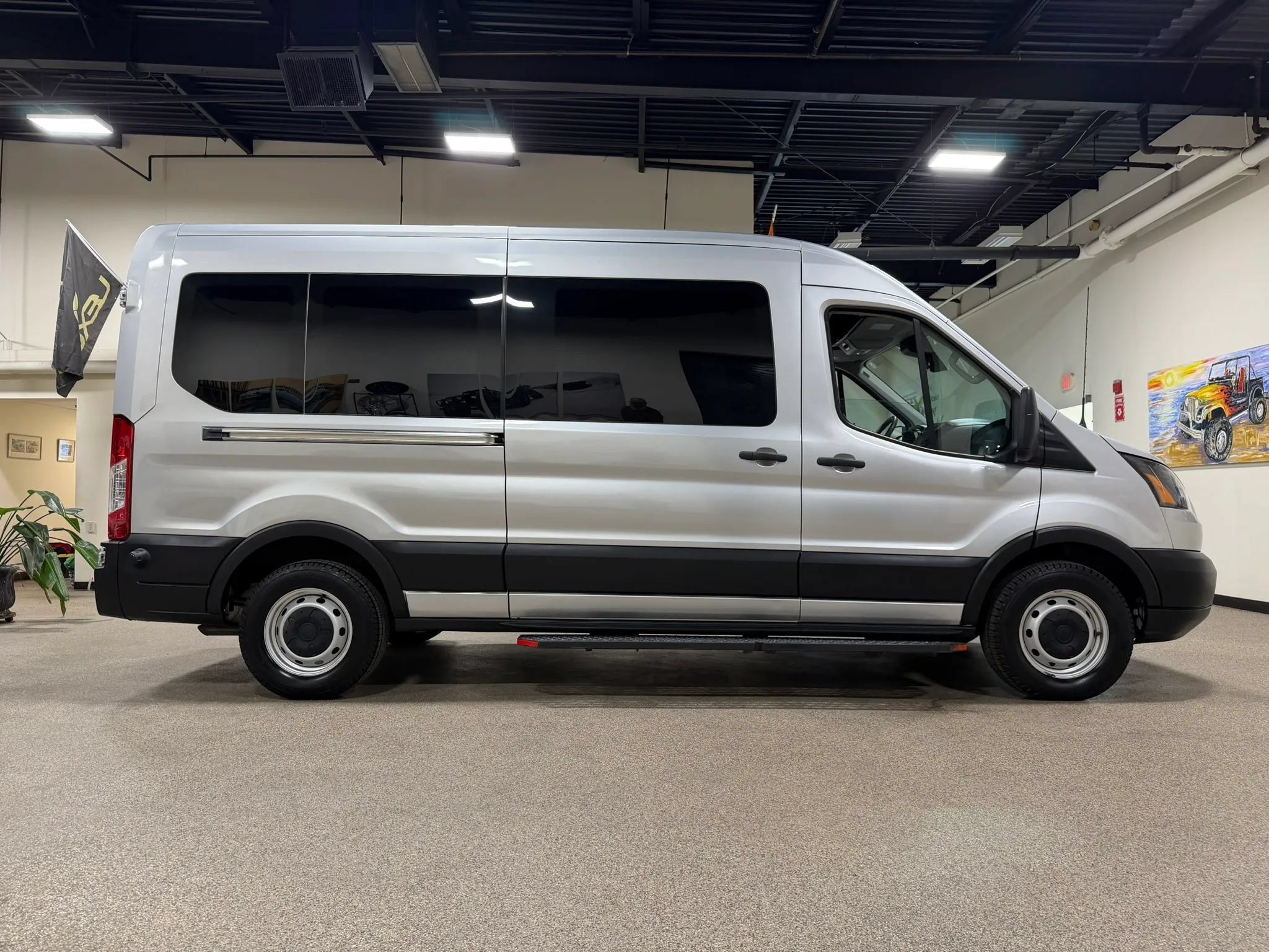 Used 2019 Ford Transit 250 148 Medium Roof RWD image 5