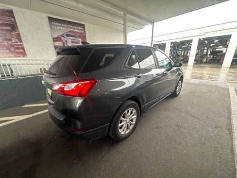 Used 2021 Chevrolet Equinox LS w/ LS Convenience Package FWD image 5