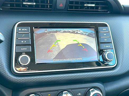 New 2025 Nissan Kicks Play S image 22