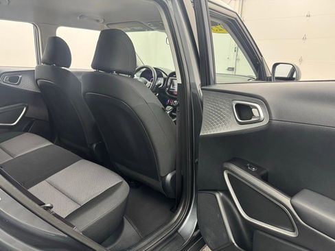 Used 2023 Kia Soul LX w/ Option Group 015 FWD image 30
