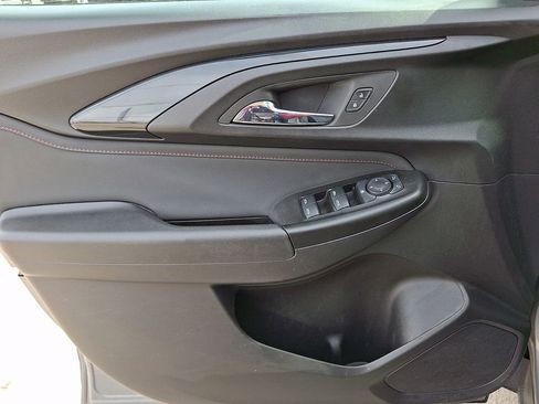 Used 2023 Chevrolet TrailBlazer RS w/ Convenience Package image 11