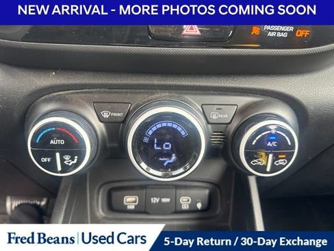 Used 2023 Hyundai Venue Limited w/ Cargo Package FWD image 13