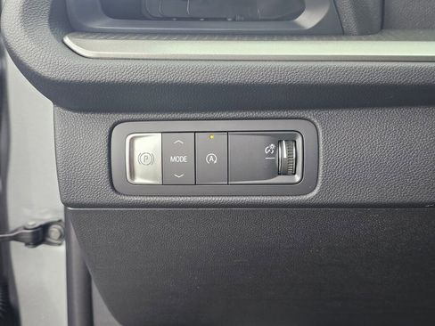 New 2025 Chevrolet Traverse LT image 34