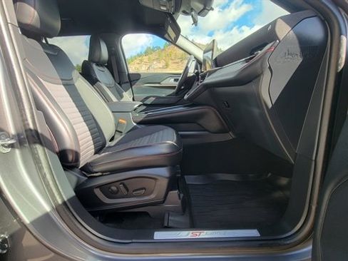 Used 2025 Ford Explorer ST-Line image 44