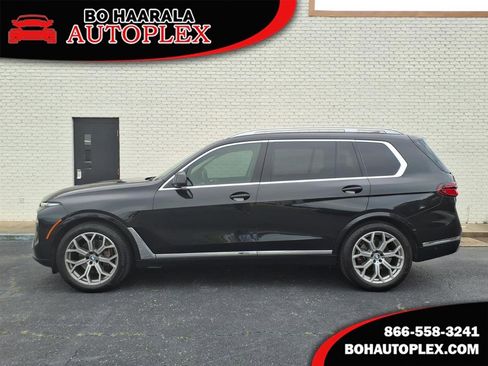 Used 2023 BMW X7 xDrive40i w/ Parking Assistance Package AWD/4WD image 1