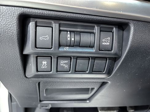 Used 2017 Subaru Outback 2.5i Limited image 22