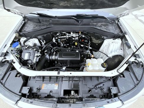 Used 2022 Ford Explorer XLT w/ Equipment Group 202A image 30