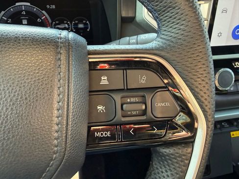 Used 2023 Toyota Sequoia Platinum AWD/4WD image 15