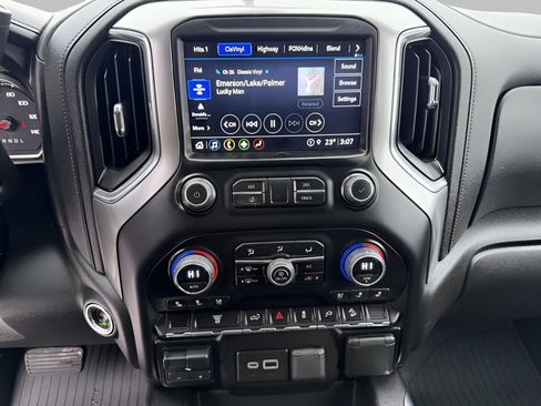 Certified 2023 Chevrolet Silverado 2500 LTZ w/ LTZ Convenience Package image 21