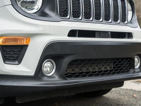 Used 2019 Jeep Renegade Latitude w/ Cold Weather Group image 12