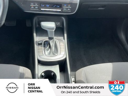 Used 2025 Hyundai Kona SEL AWD/4WD image 24