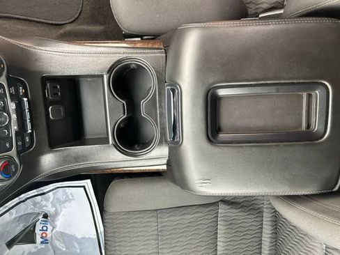 Used 2018 Chevrolet Suburban LS AWD/4WD image 11
