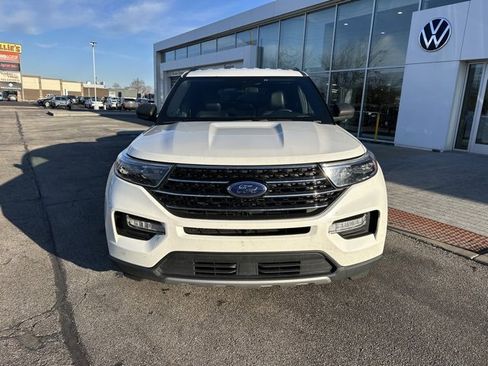Used 2020 Ford Explorer XLT w/ Equipment Group 202A image 2