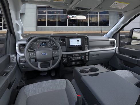 New 2025 Ford F250 XLT w/ FX4 Off-Road Package image 9