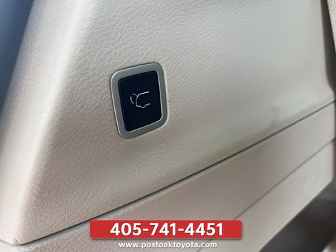 Used 2024 Chrysler Voyager LX FWD image 23
