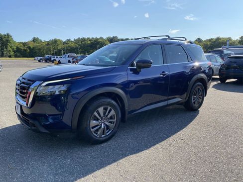 Used 2022 Nissan Pathfinder SV image 7