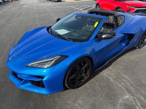 Used 2025 Chevrolet Corvette E-Ray w/ ZER Performance Package image 2