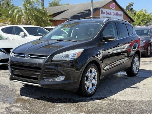 Used 2014 Ford Escape Titanium w/ Equipment Group 401A FWD image 2