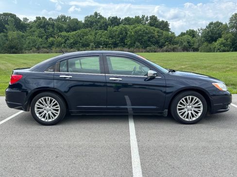 Used 2012 Chrysler 200 Limited FWD image 2