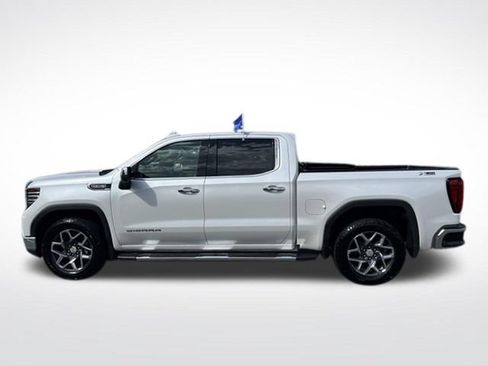 Used 2023 GMC Sierra 1500 SLT w/ SLT Premium Plus Package AWD/4WD image 4