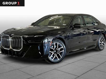 New 2025 BMW 750e xDrive w/ Premium Package