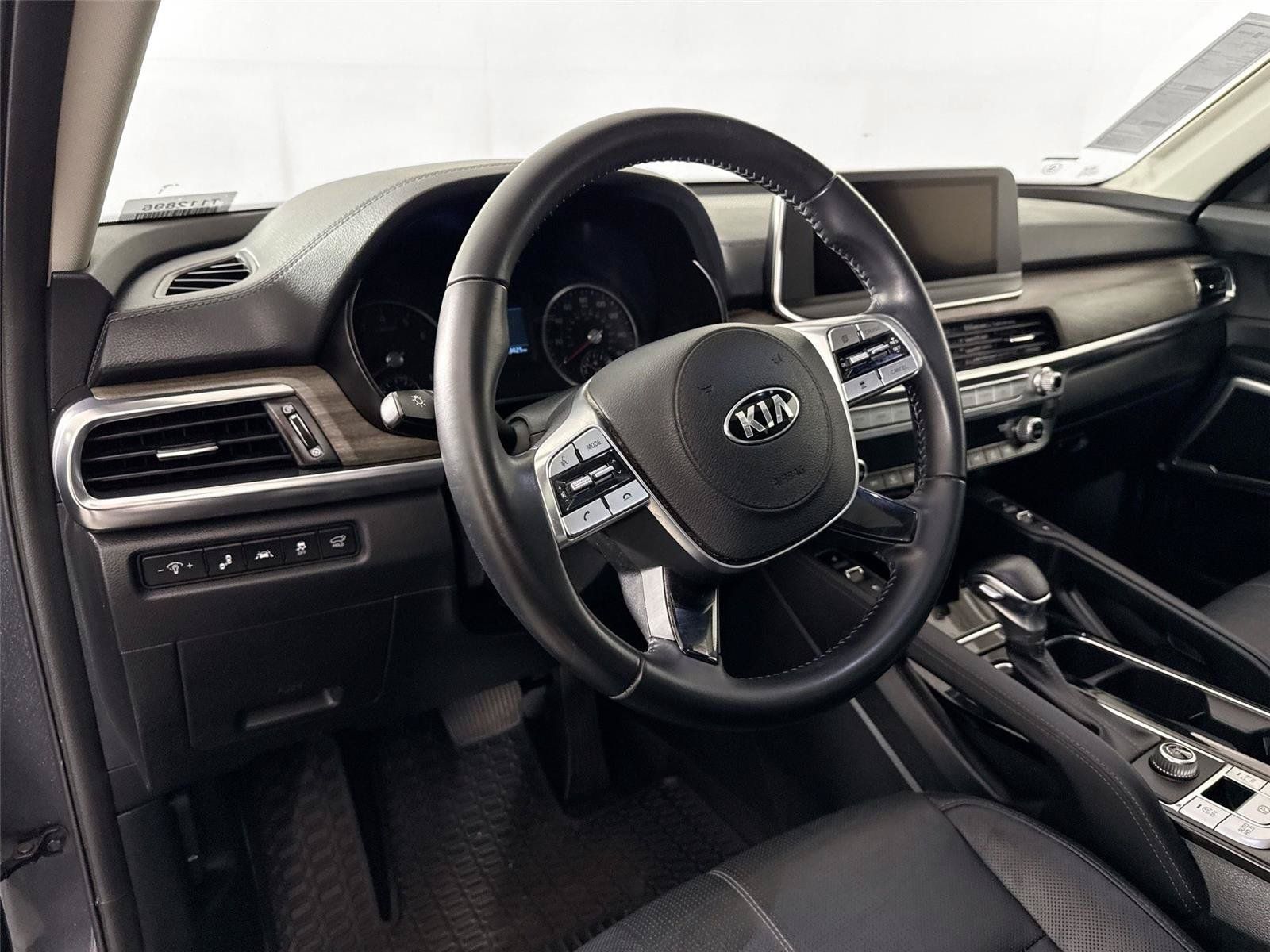 Used 2021 Kia Telluride EX w/ EX Premium Package FWD image 4