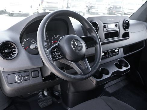 Used 2020 Mercedes-Benz Sprinter 1500 image 20