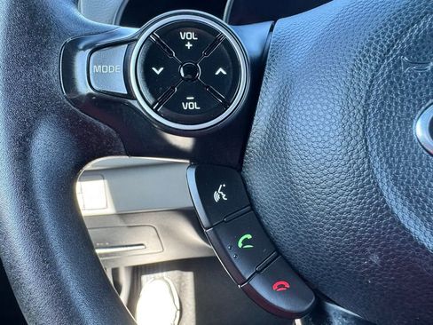 Used 2019 Kia Soul FWD image 26