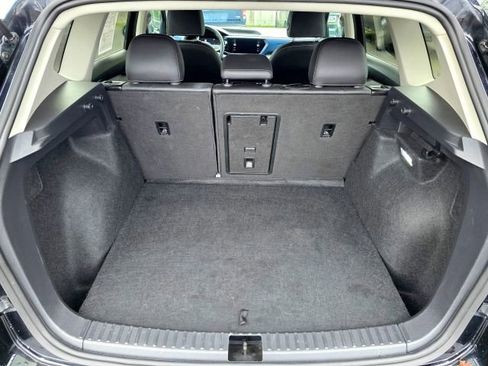 Used 2024 Volkswagen Taos SE image 35