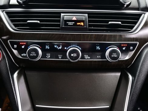 Used 2022 Honda Accord Touring image 22