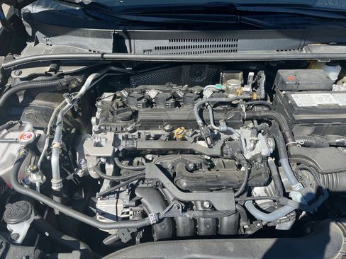 Used 2025 Toyota Corolla LE image 30