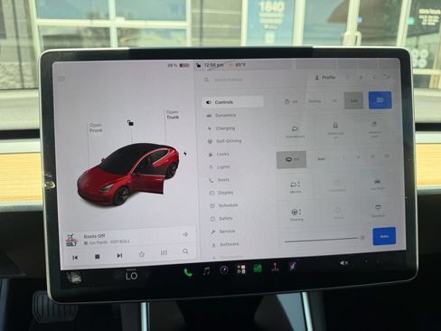 Used 2018 Tesla Model 3 Long Range RWD image 37