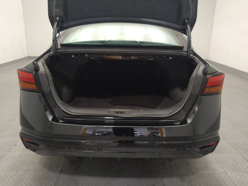 Used 2025 Nissan Altima 2.5 SV FWD image 29