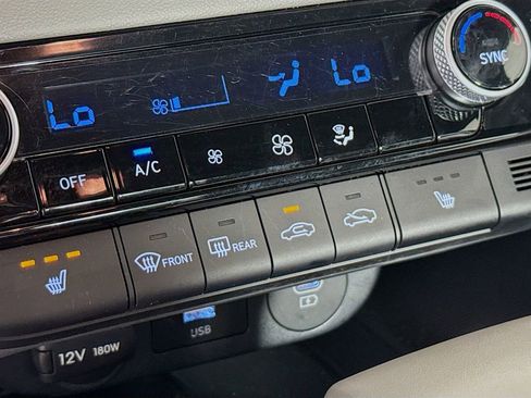 Used 2025 Hyundai Elantra SEL FWD image 17