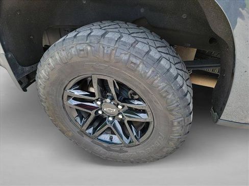 Used 2020 Chevrolet Silverado 1500 LT Trail Boss AWD/4WD image 12