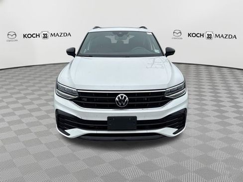 Used 2022 Volkswagen Tiguan SE R-Line AWD/4WD image 2