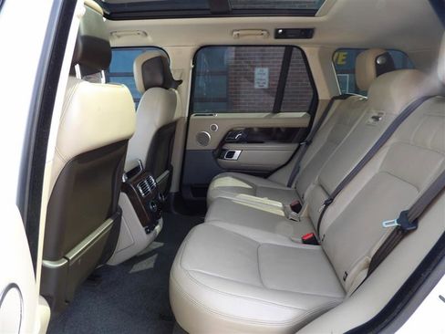 Used 2019 Land Rover Range Rover HSE image 12