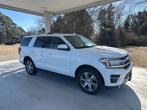 Certified 2024 Ford Expedition Limited image 1