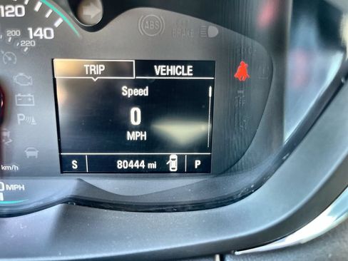 Used 2022 Chevrolet Trax LT w/ LT Convenience Package AWD/4WD image 12